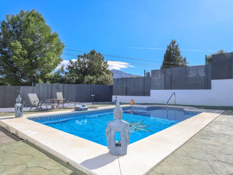 Upgraded Modern Villa with Solar Panels