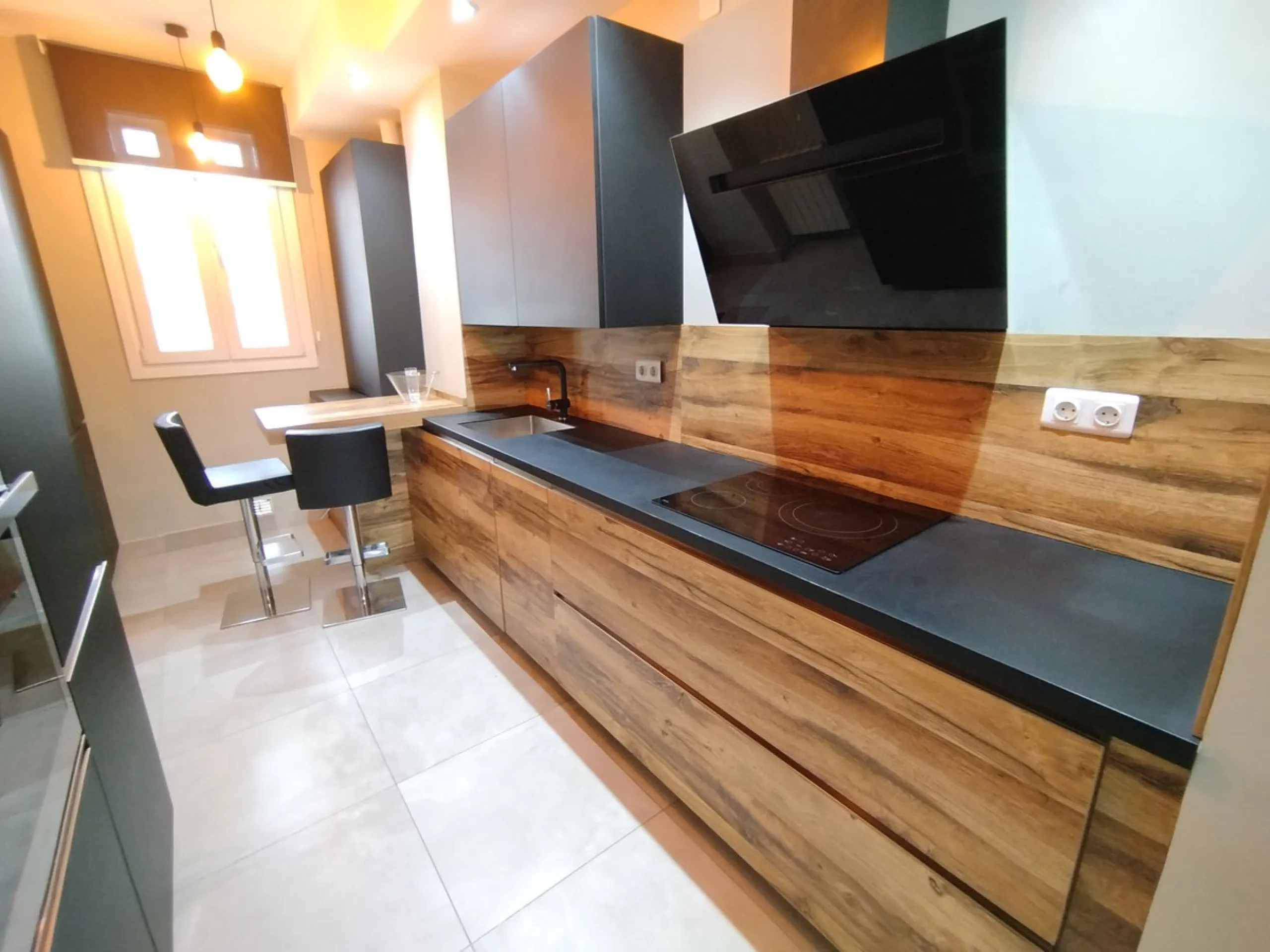 Apartment for sale in Los Álamos with direct sea views.