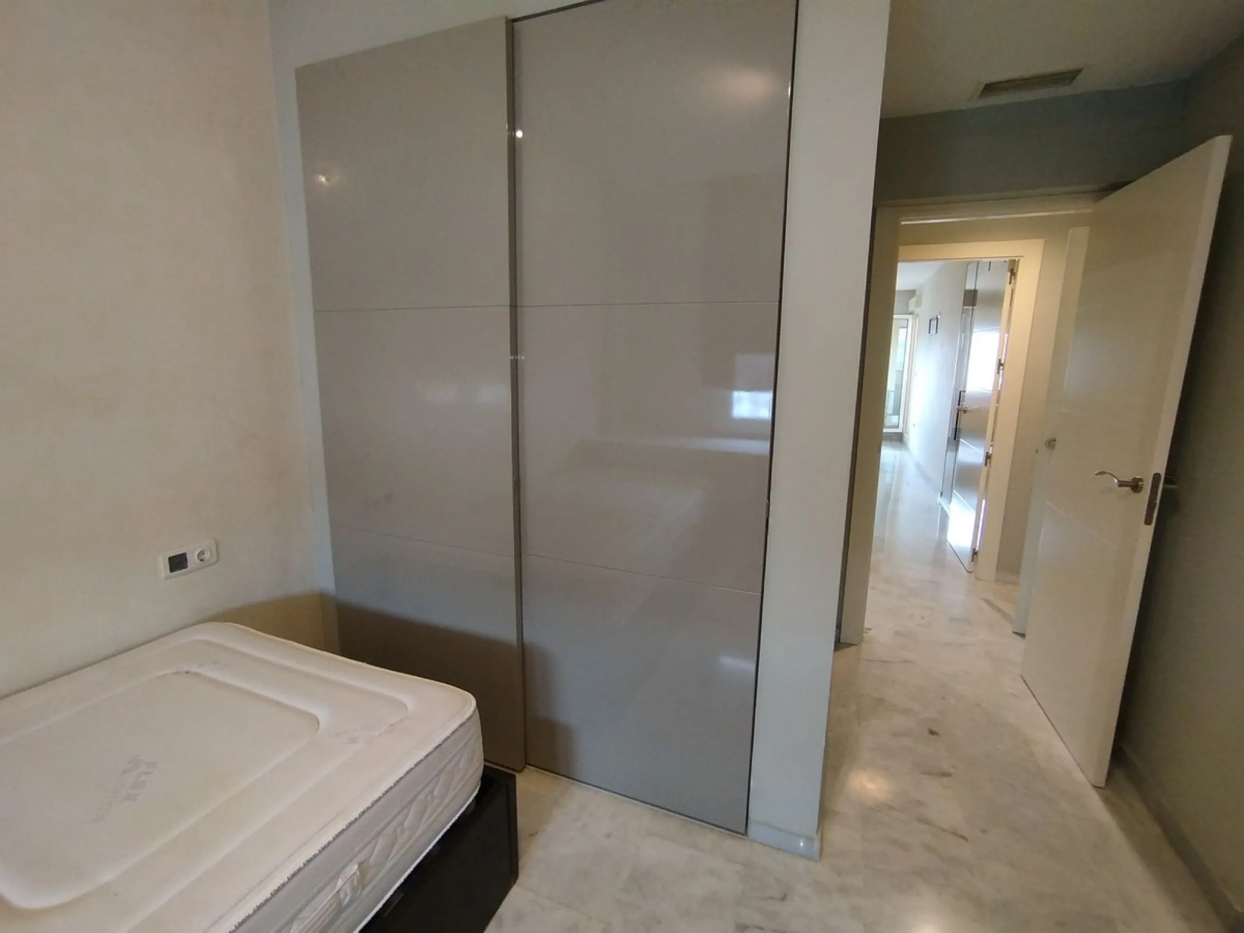 Apartment for sale in Los Álamos with direct sea views.