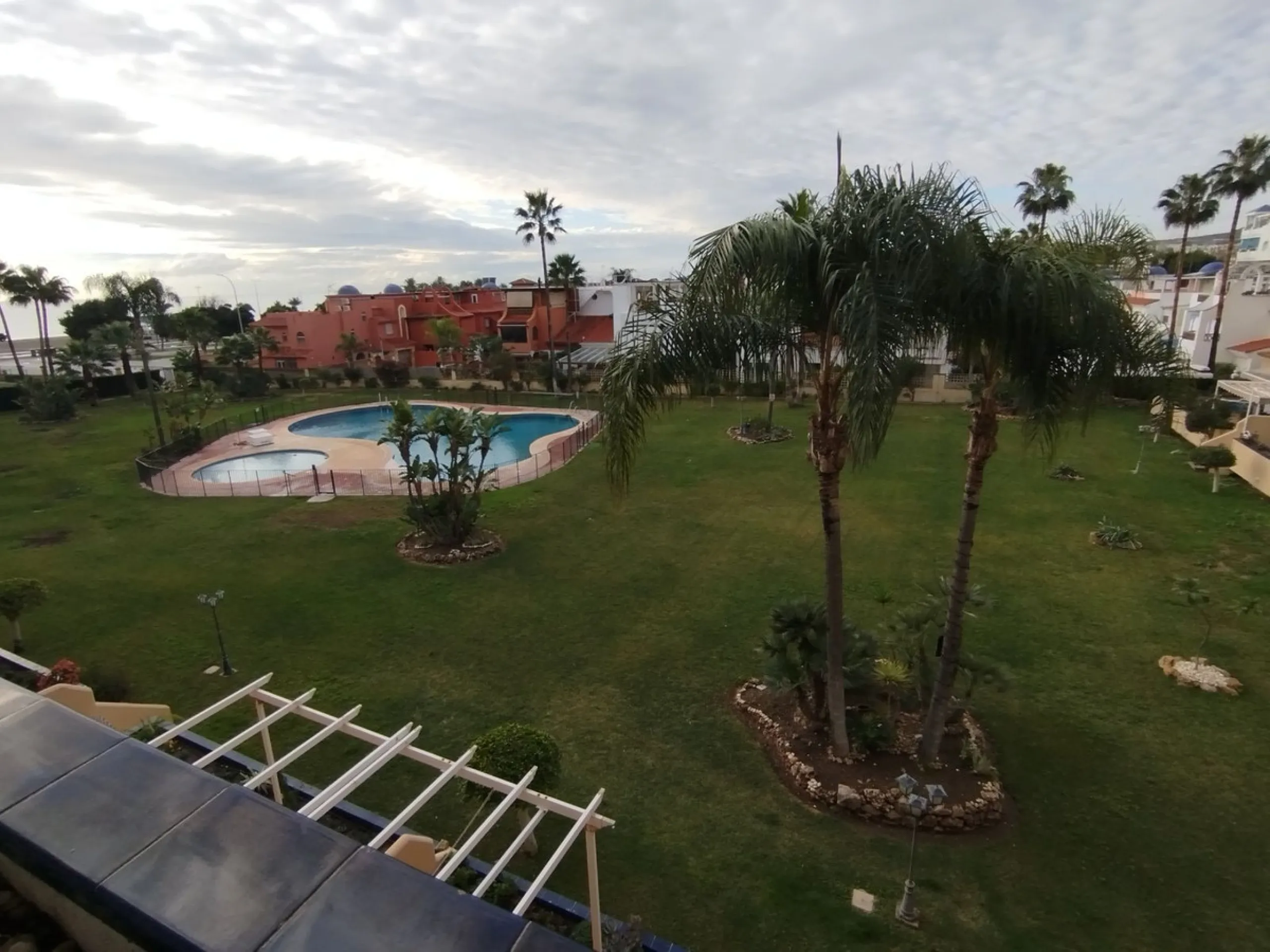 Apartment for sale in Los Álamos with direct sea views.