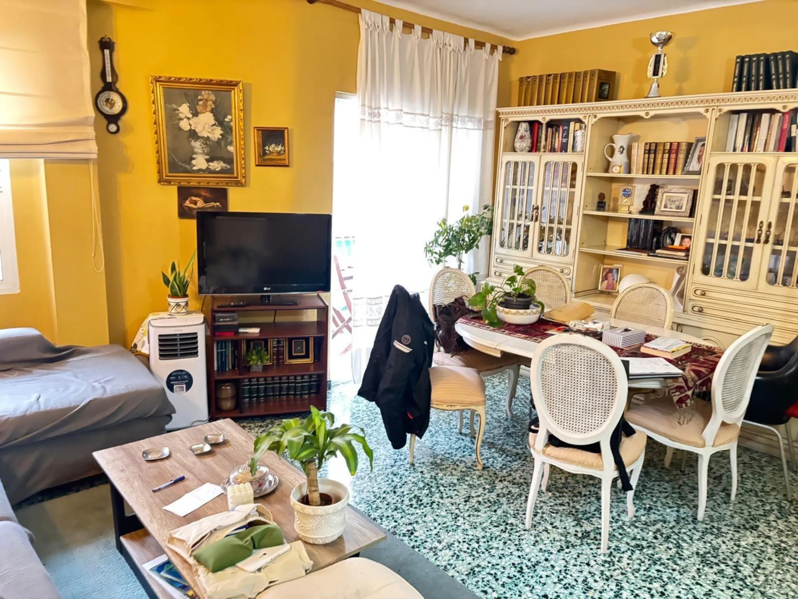 Excellent apartment for sale just steps from El Cautivo – Bright, comfortable, and in a great location