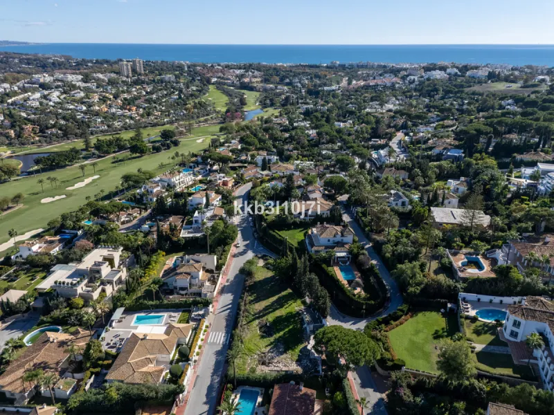 Situated in one of the most desirable residential areas of Nueva Andalucía, this impressive new-build villa currently under construction represents a rare opportunity to acquire a contemporary home with spectacular views of the Mediterranean Sea and the i