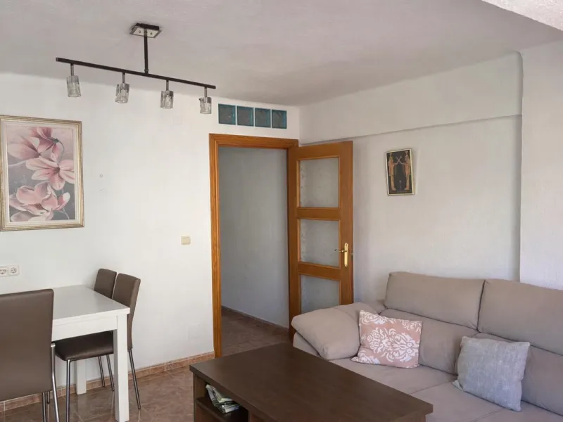 Unique opportunity by the sea! A magnificent renovated 3-bedroom apartment is for sale, located in one of the most sought-after areas due to its excellent connections and proximity to the beach. This home is ideal both as a permanent residence and as an i