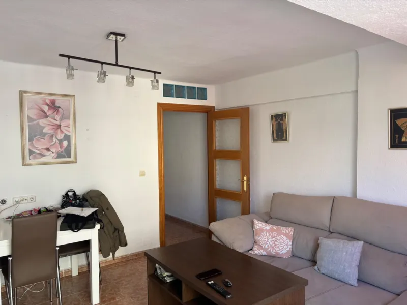 Unique opportunity by the sea! A magnificent renovated 3-bedroom apartment is for sale, located in one of the most sought-after areas due to its excellent connections and proximity to the beach. This home is ideal both as a permanent residence and as an i