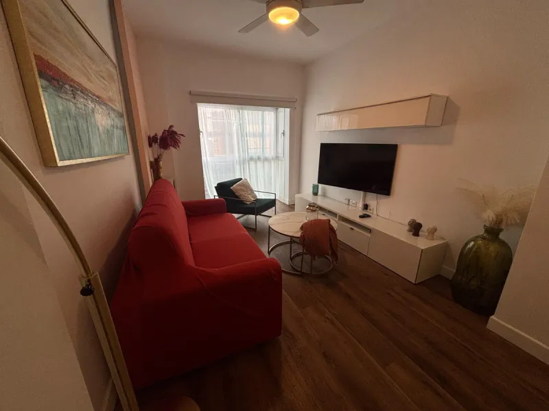 This exclusive one-bedroom apartment, located in the center of Málaga, has been fully renovated with top-quality finishes.