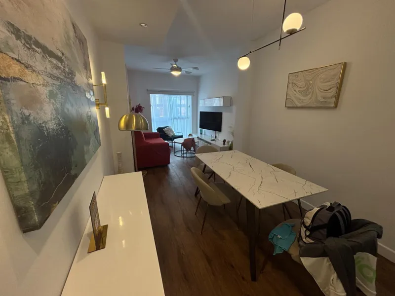 This exclusive one-bedroom apartment, located in the center of Málaga, has been fully renovated with top-quality finishes.