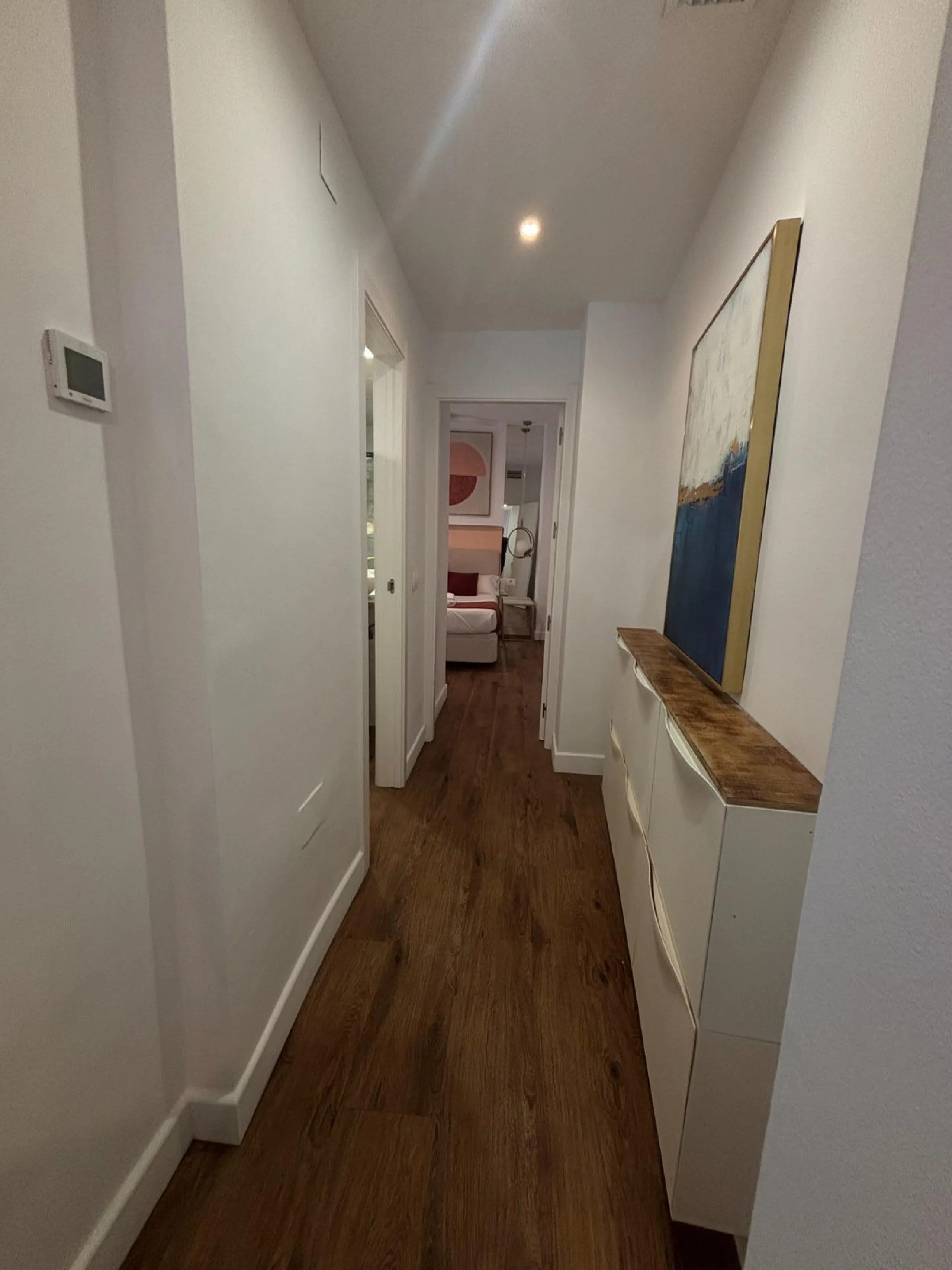 This exclusive one-bedroom apartment, located in the center of Málaga, has been fully renovated with top-quality finishes.