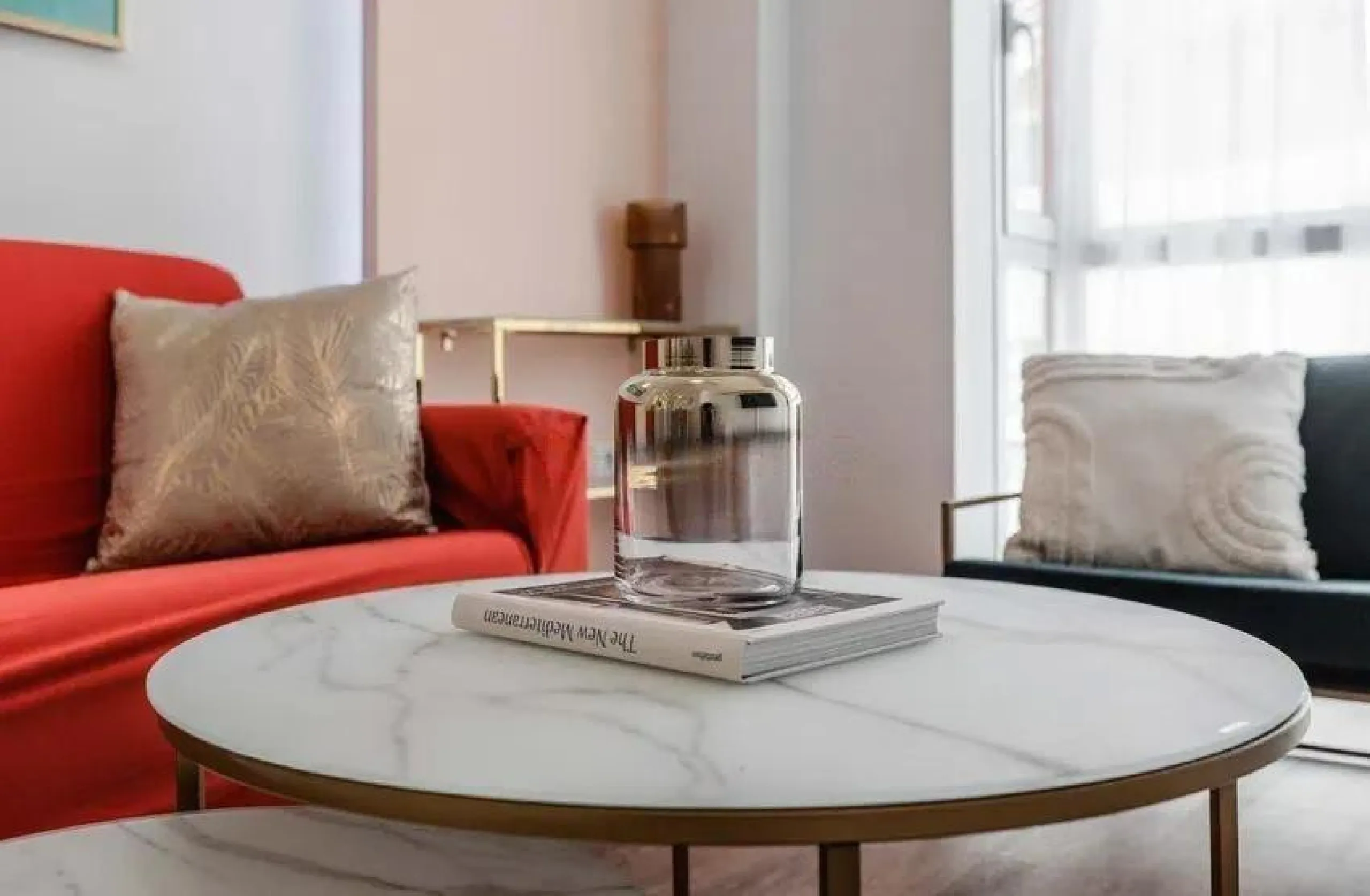 This exclusive one-bedroom apartment, located in the center of Málaga, has been fully renovated with top-quality finishes.