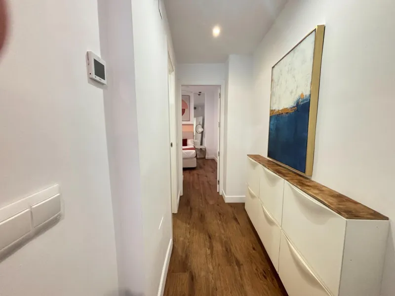 This exclusive one-bedroom apartment, located in the center of Málaga, has been fully renovated with top-quality finishes.