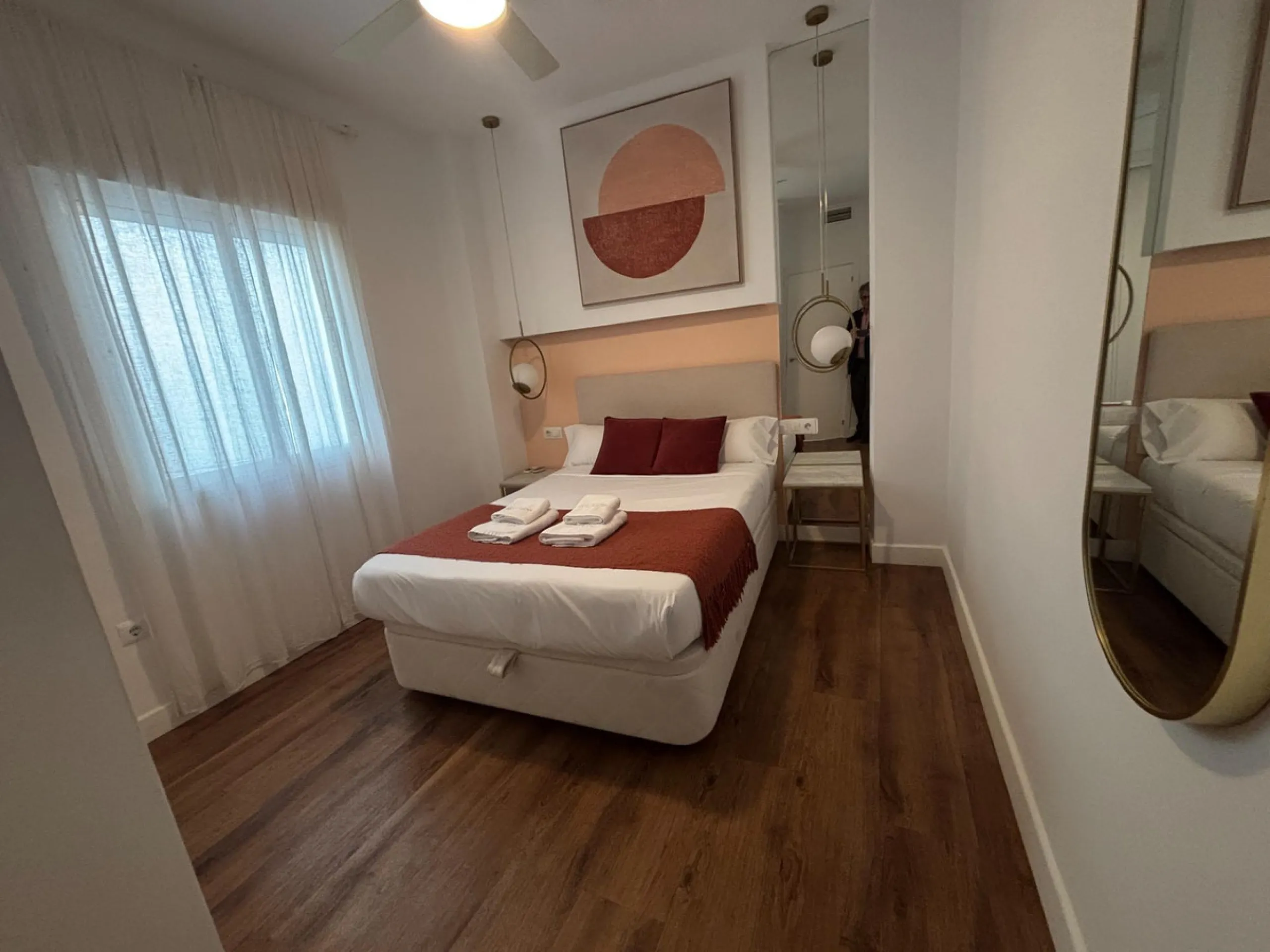 This exclusive one-bedroom apartment, located in the center of Málaga, has been fully renovated with top-quality finishes.