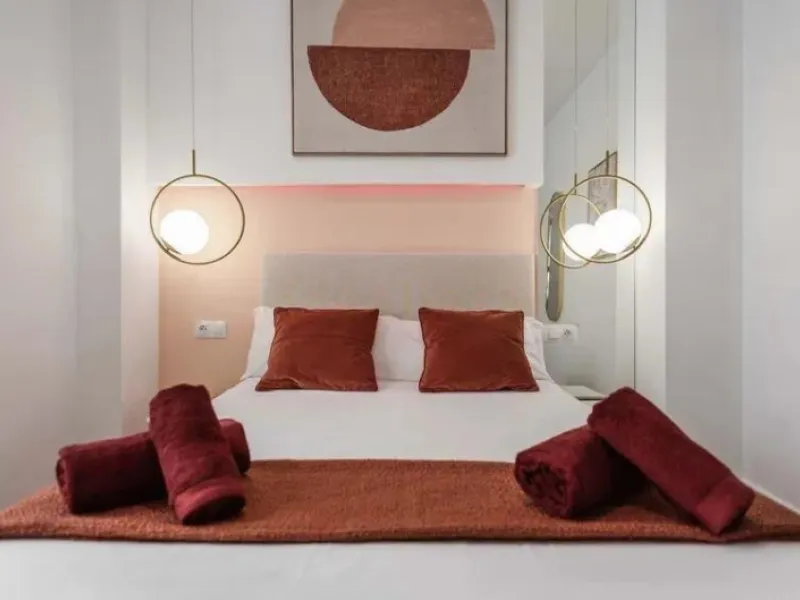 This exclusive one-bedroom apartment, located in the center of Málaga, has been fully renovated with top-quality finishes.