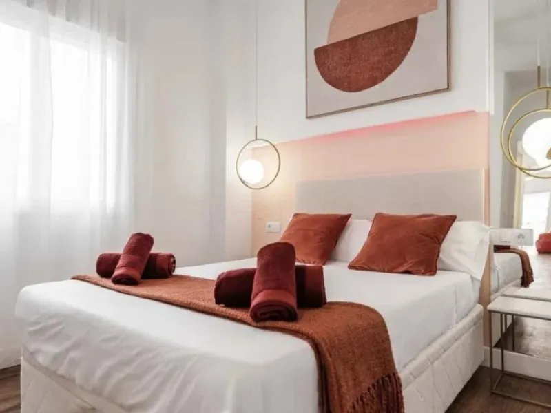 This exclusive one-bedroom apartment, located in the center of Málaga, has been fully renovated with top-quality finishes.