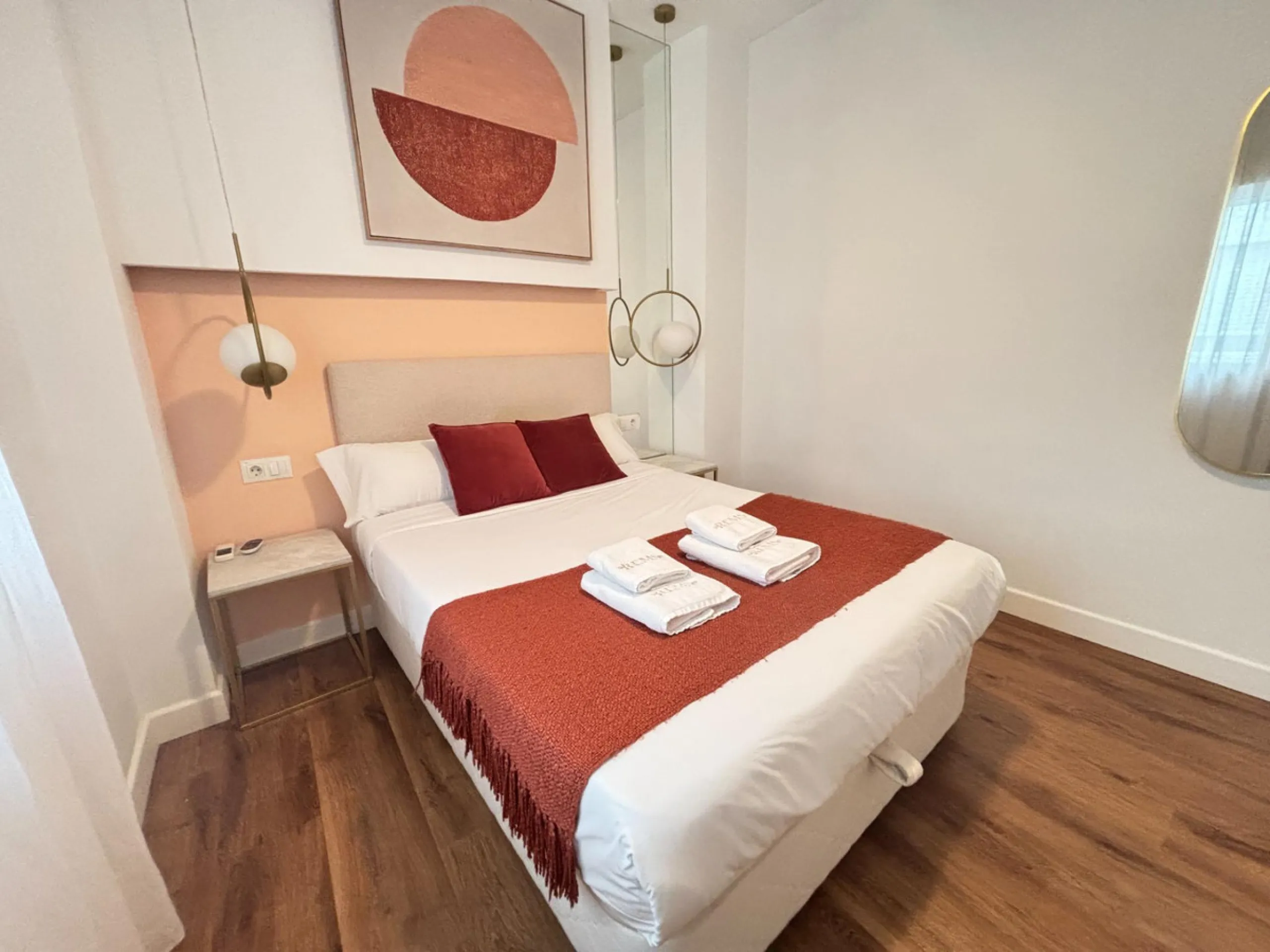 This exclusive one-bedroom apartment, located in the center of Málaga, has been fully renovated with top-quality finishes.