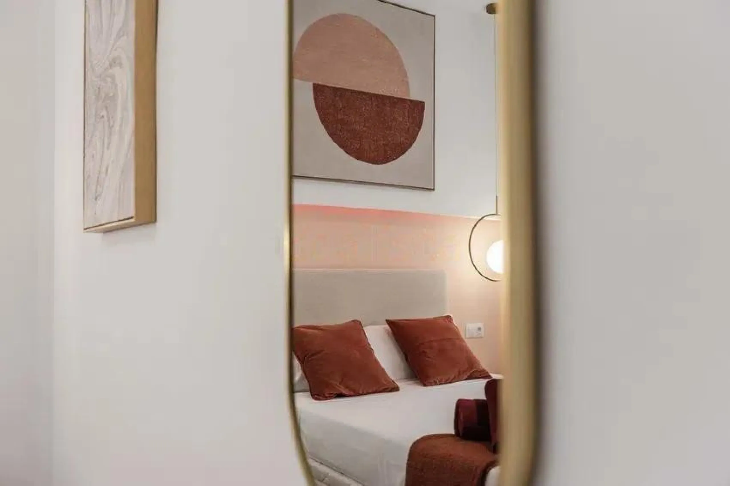 This exclusive one-bedroom apartment, located in the center of Málaga, has been fully renovated with top-quality finishes.