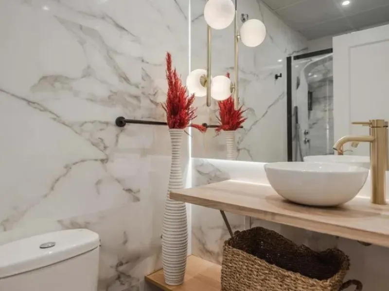 This exclusive one-bedroom apartment, located in the center of Málaga, has been fully renovated with top-quality finishes.