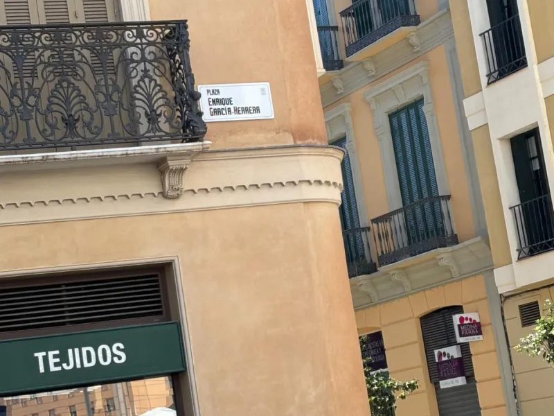 This exclusive one-bedroom apartment, located in the center of Málaga, has been fully renovated with top-quality finishes.