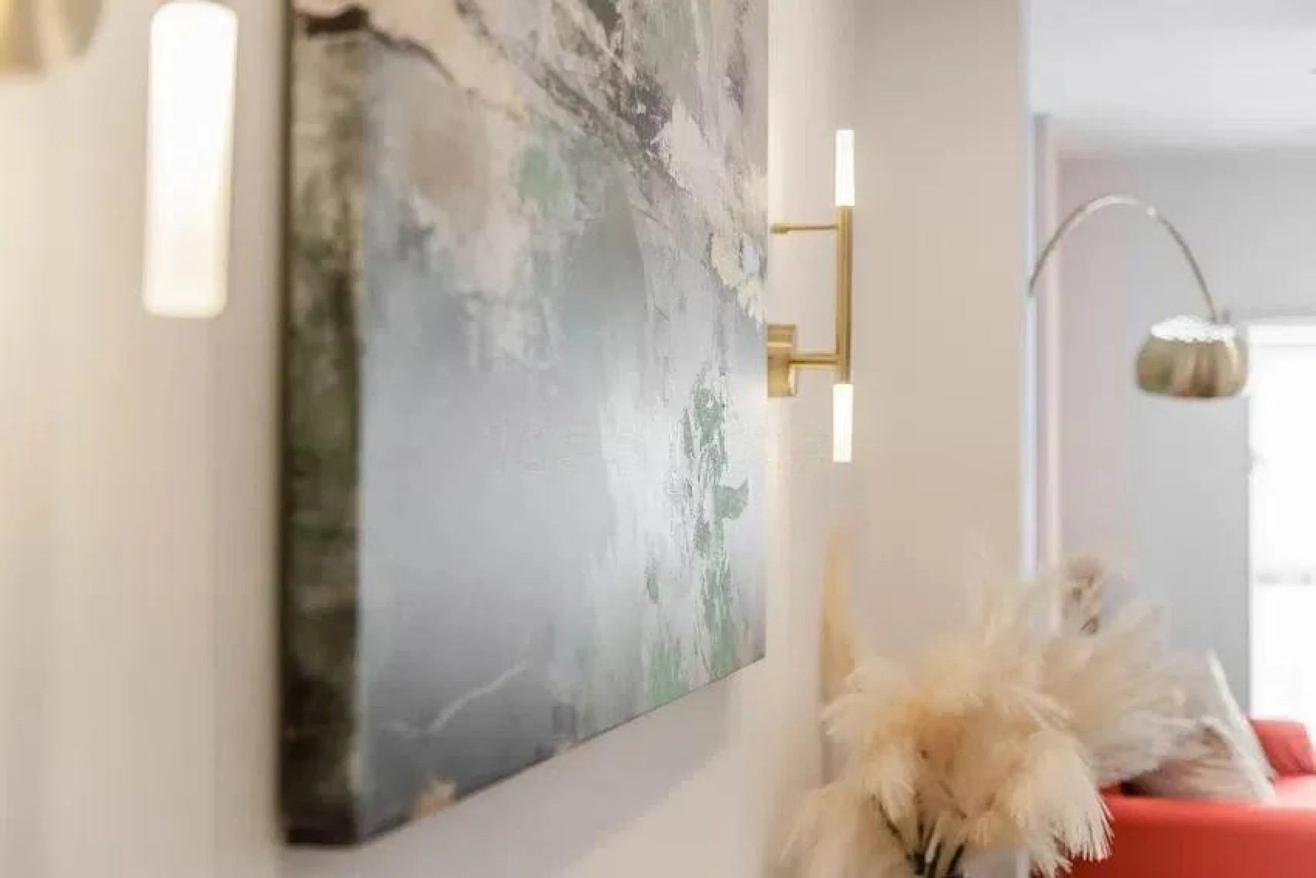 This exclusive one-bedroom apartment, located in the center of Málaga, has been fully renovated with top-quality finishes.