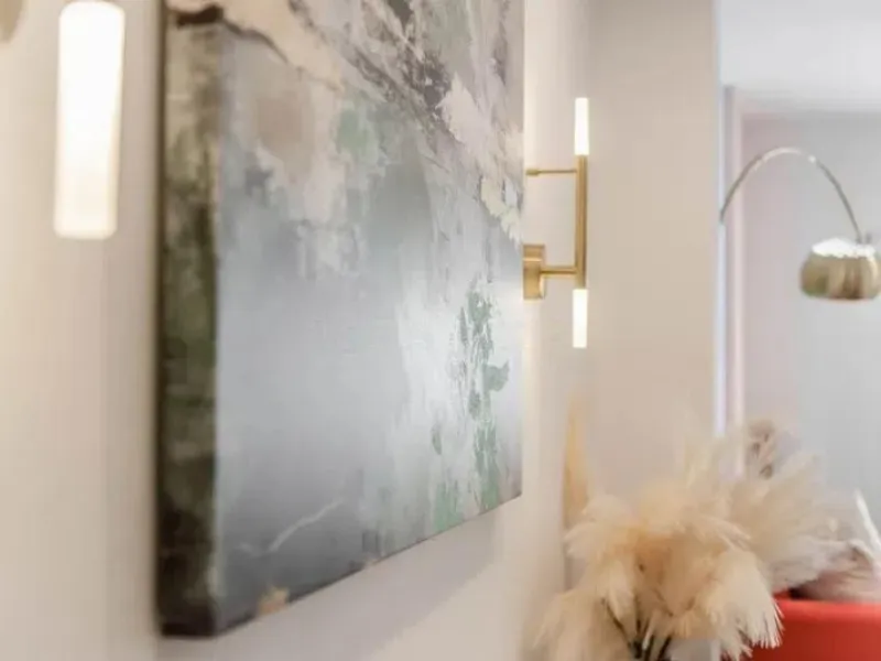 This exclusive one-bedroom apartment, located in the center of Málaga, has been fully renovated with top-quality finishes.