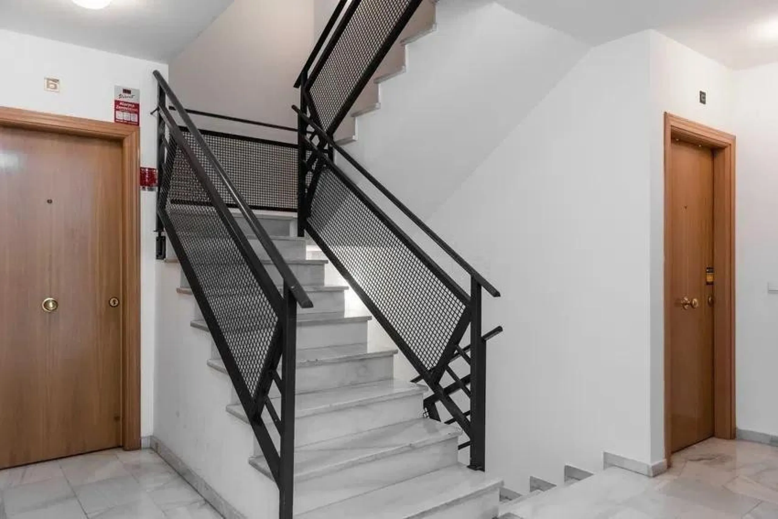 This exclusive one-bedroom apartment, located in the center of Málaga, has been fully renovated with top-quality finishes.