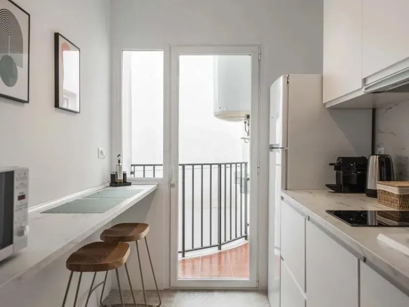 This exclusive one-bedroom apartment, located in the center of Málaga, has been fully renovated with top-quality finishes.