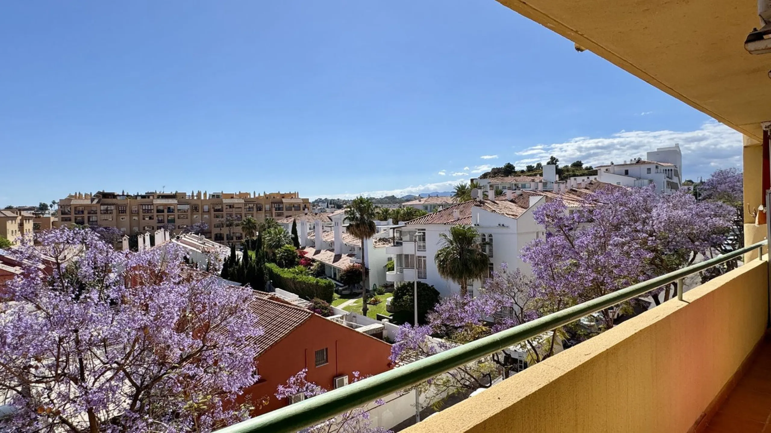 Bright and Ideal Home with Stunning Views in Los Pacos