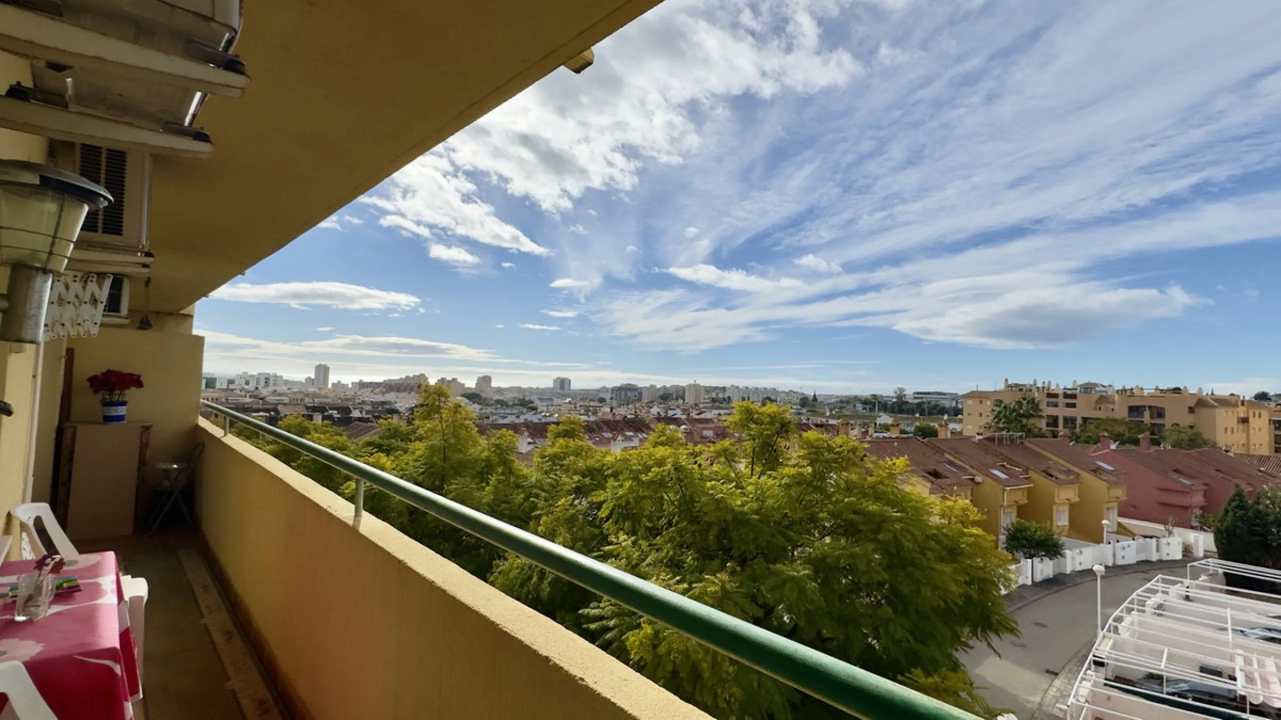 Bright and Ideal Home with Stunning Views in Los Pacos