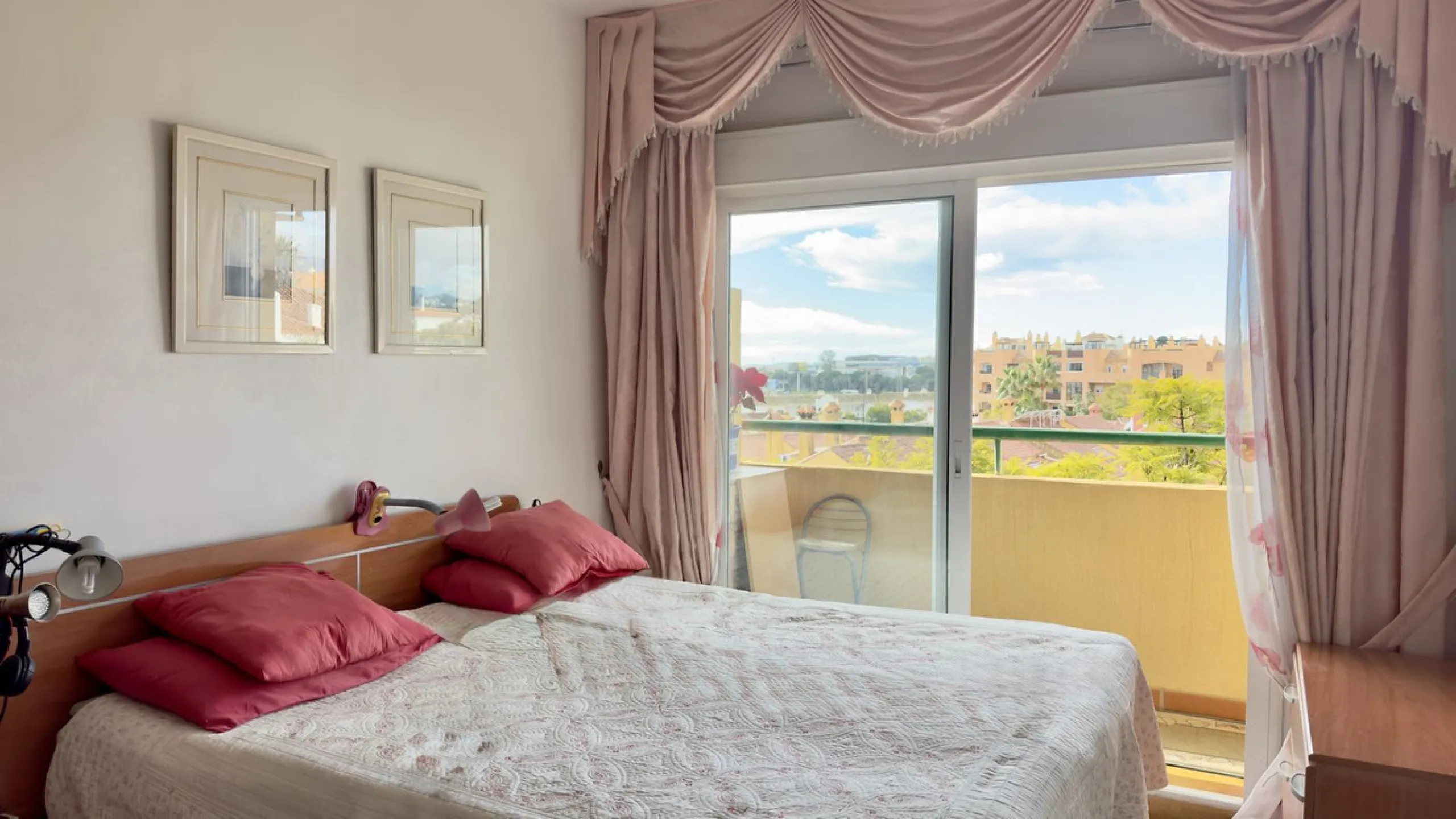 Bright and Ideal Home with Stunning Views in Los Pacos