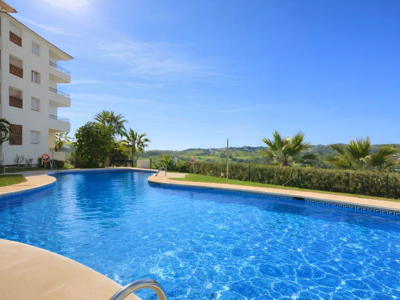 This magnificent property is located in the prestigious La Cala Hills urbanisation, in the exclusive area of Mijas Golf, one of the most sought after residential locations thanks to its natural surroundings, tranquillity and excellent connections to all a
