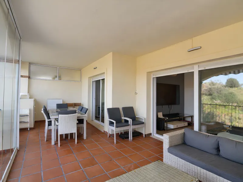 This magnificent property is located in the prestigious La Cala Hills urbanisation, in the exclusive area of Mijas Golf, one of the most sought after residential locations thanks to its natural surroundings, tranquillity and excellent connections to all a