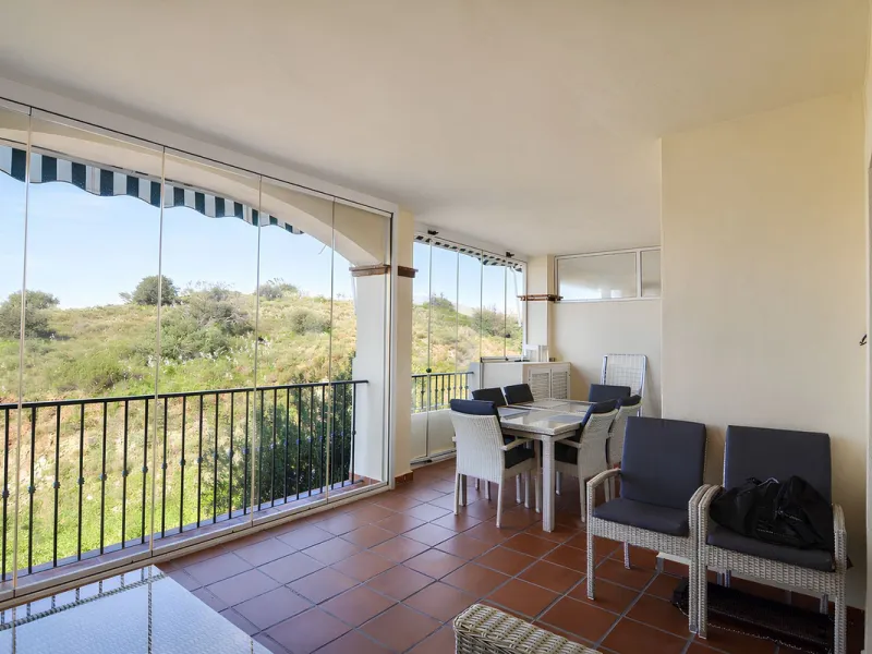 This magnificent property is located in the prestigious La Cala Hills urbanisation, in the exclusive area of Mijas Golf, one of the most sought after residential locations thanks to its natural surroundings, tranquillity and excellent connections to all a