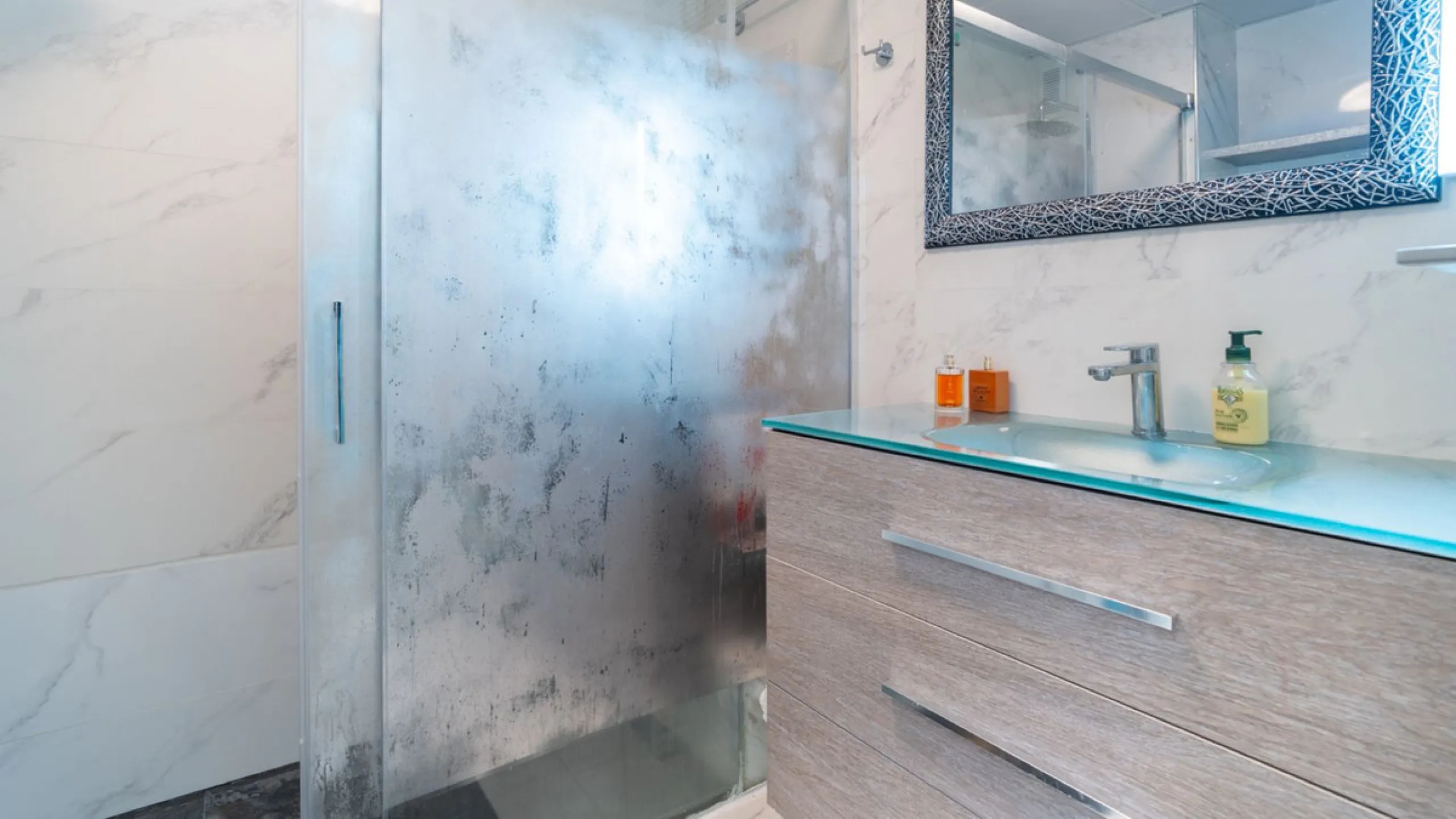 This apartment is located in a quiet and well-maintained residential complex, offering a balanced and comfortable home designed for everyday living. The property features a spacious living-dining area with direct access to a private terrace, ideal for bot