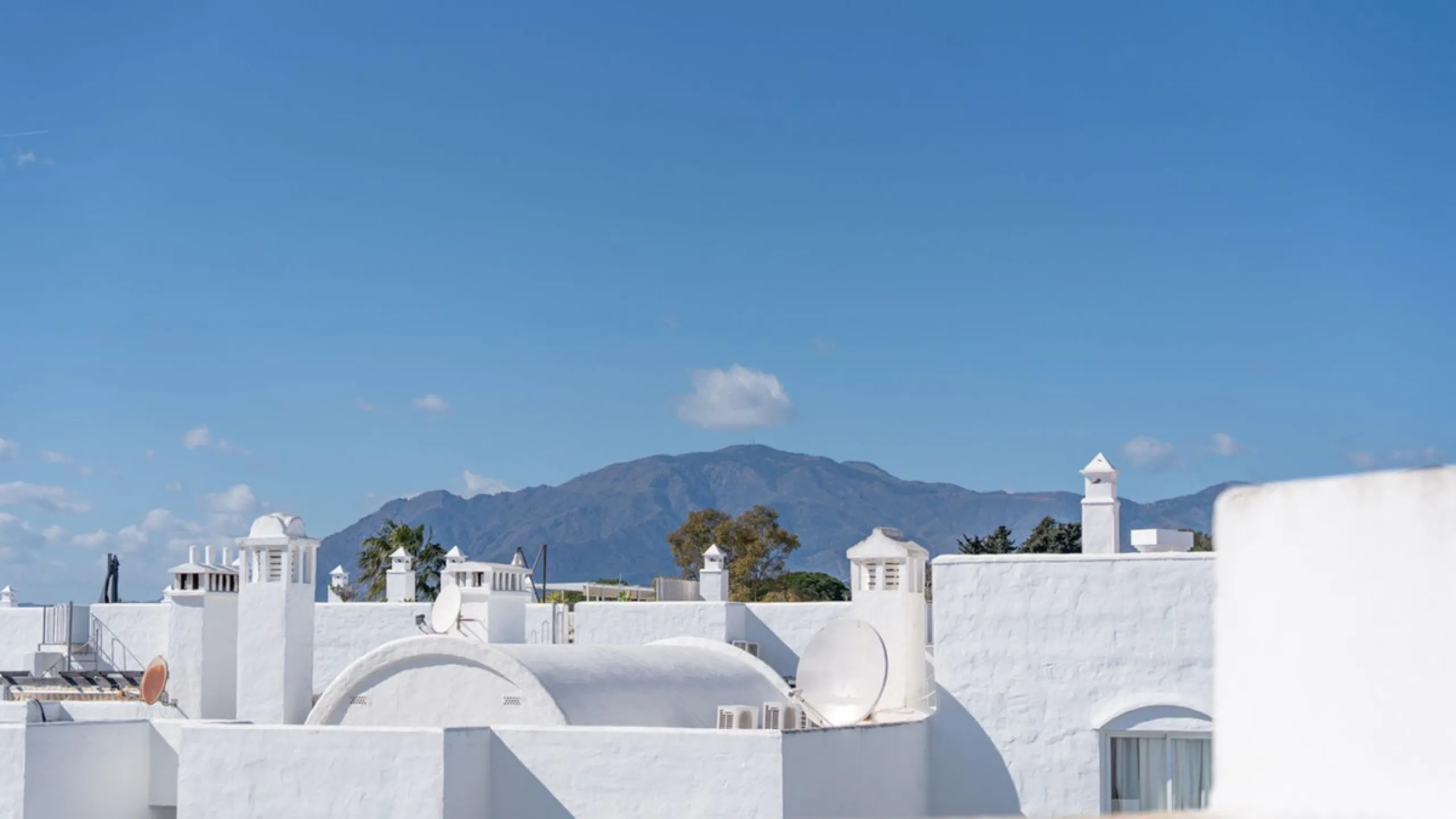 This apartment is located in a quiet and well-maintained residential complex, offering a balanced and comfortable home designed for everyday living. The property features a spacious living-dining area with direct access to a private terrace, ideal for bot