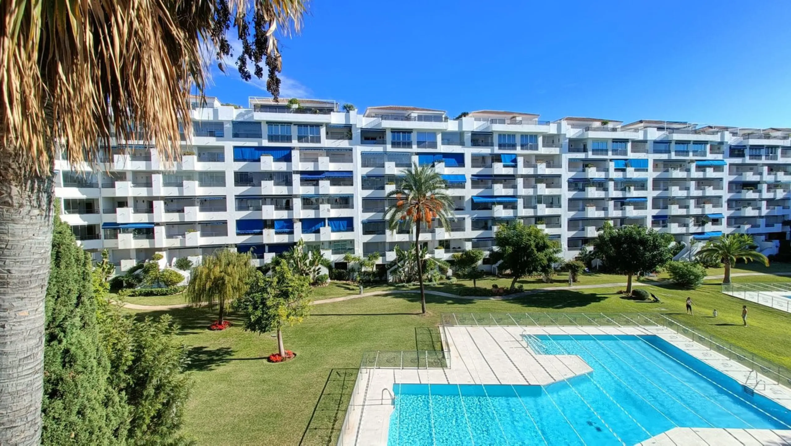 Apartment - Middle Floor Apartment в продаже в Marbella, Málaga. В доме 2 спален и 2 ванных комнат. Площадь дома 124 м²