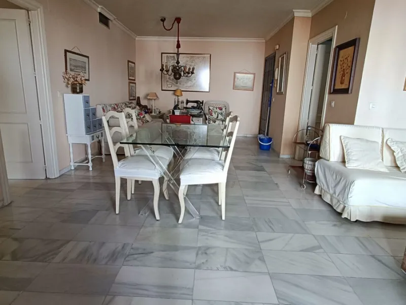 Apartment - Middle Floor Apartment в продаже в Marbella, Málaga. В доме 2 спален и 2 ванных комнат. Площадь дома 124 м²