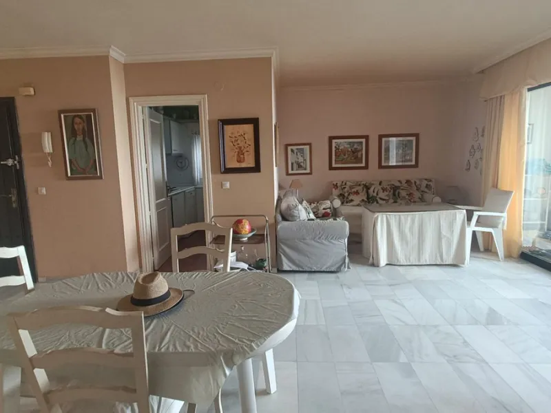 Apartment - Middle Floor Apartment в продаже в Marbella, Málaga. В доме 2 спален и 2 ванных комнат. Площадь дома 124 м²