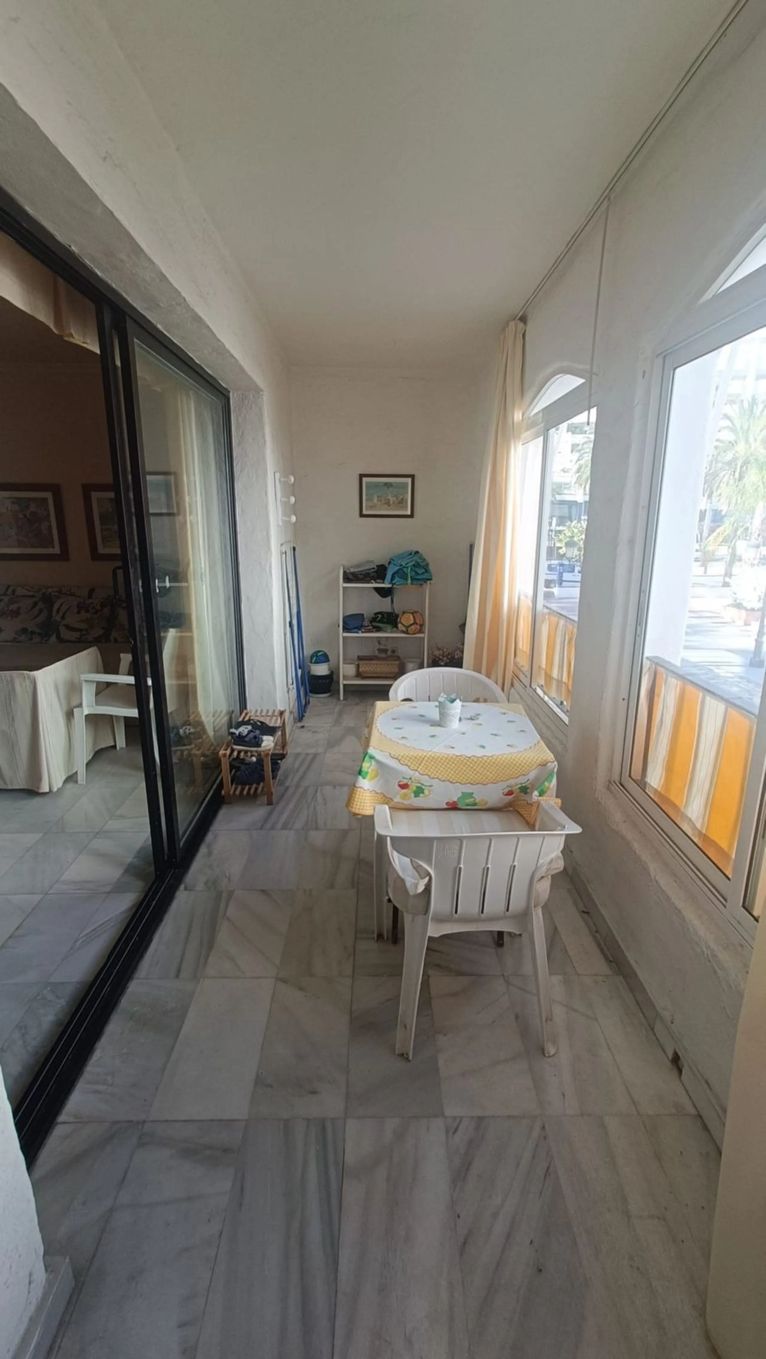 Apartment - Middle Floor Apartment в продаже в Marbella, Málaga. В доме 2 спален и 2 ванных комнат. Площадь дома 124 м²