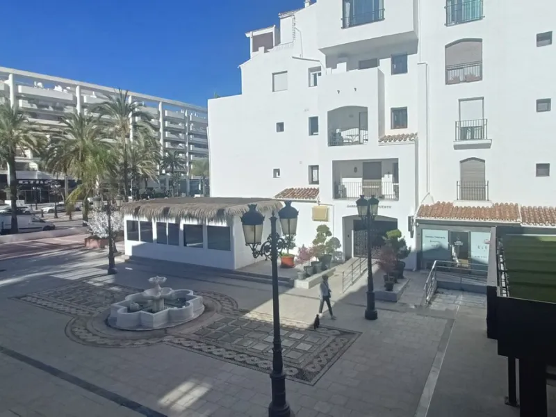 Apartment - Middle Floor Apartment в продаже в Marbella, Málaga. В доме 2 спален и 2 ванных комнат. Площадь дома 124 м²