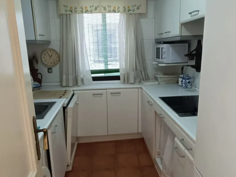 Apartment - Middle Floor Apartment в продаже в Marbella, Málaga. В доме 2 спален и 2 ванных комнат. Площадь дома 124 м²