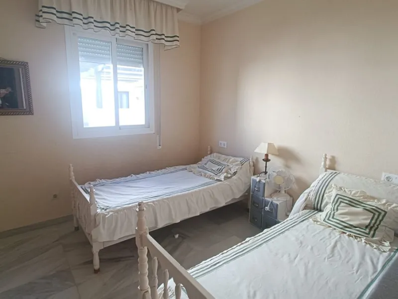 Apartment - Middle Floor Apartment в продаже в Marbella, Málaga. В доме 2 спален и 2 ванных комнат. Площадь дома 124 м²
