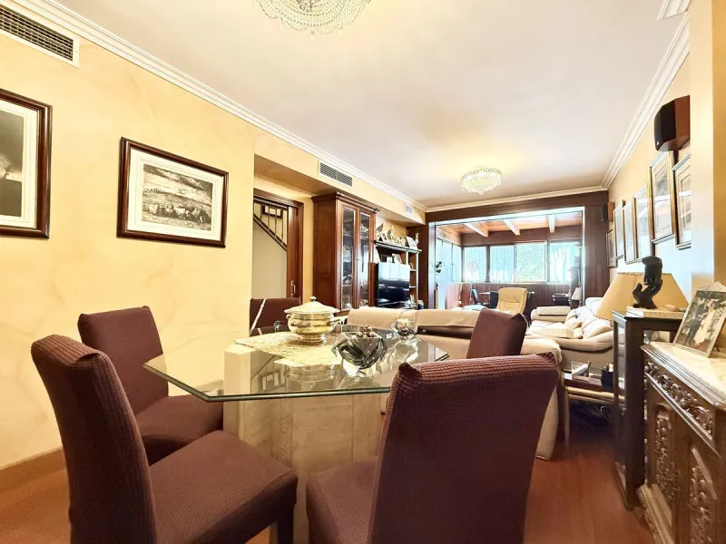 SEMI-DETACHED HOUSE IN CENTRAL ESTEPONA!