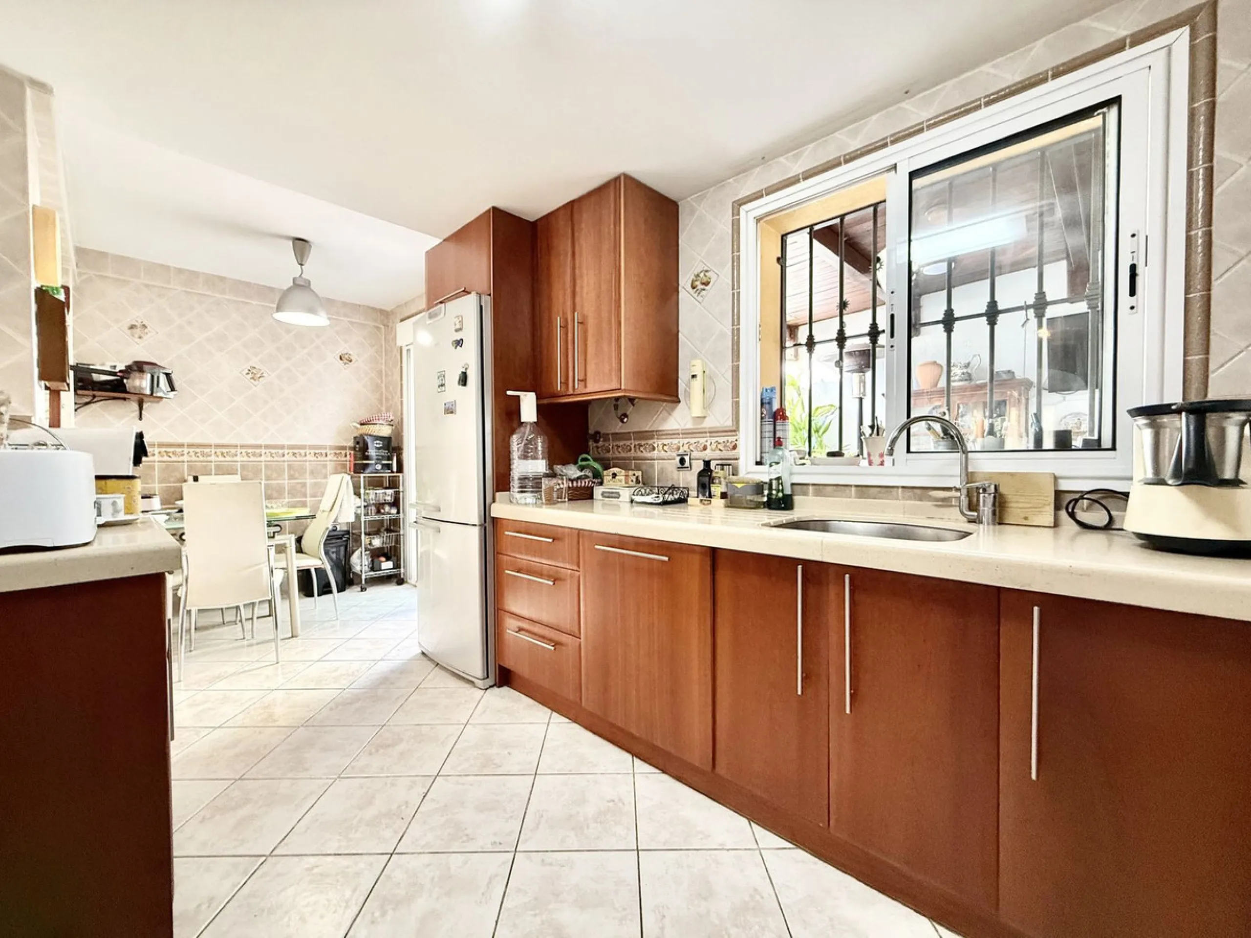 SEMI-DETACHED HOUSE IN CENTRAL ESTEPONA!
