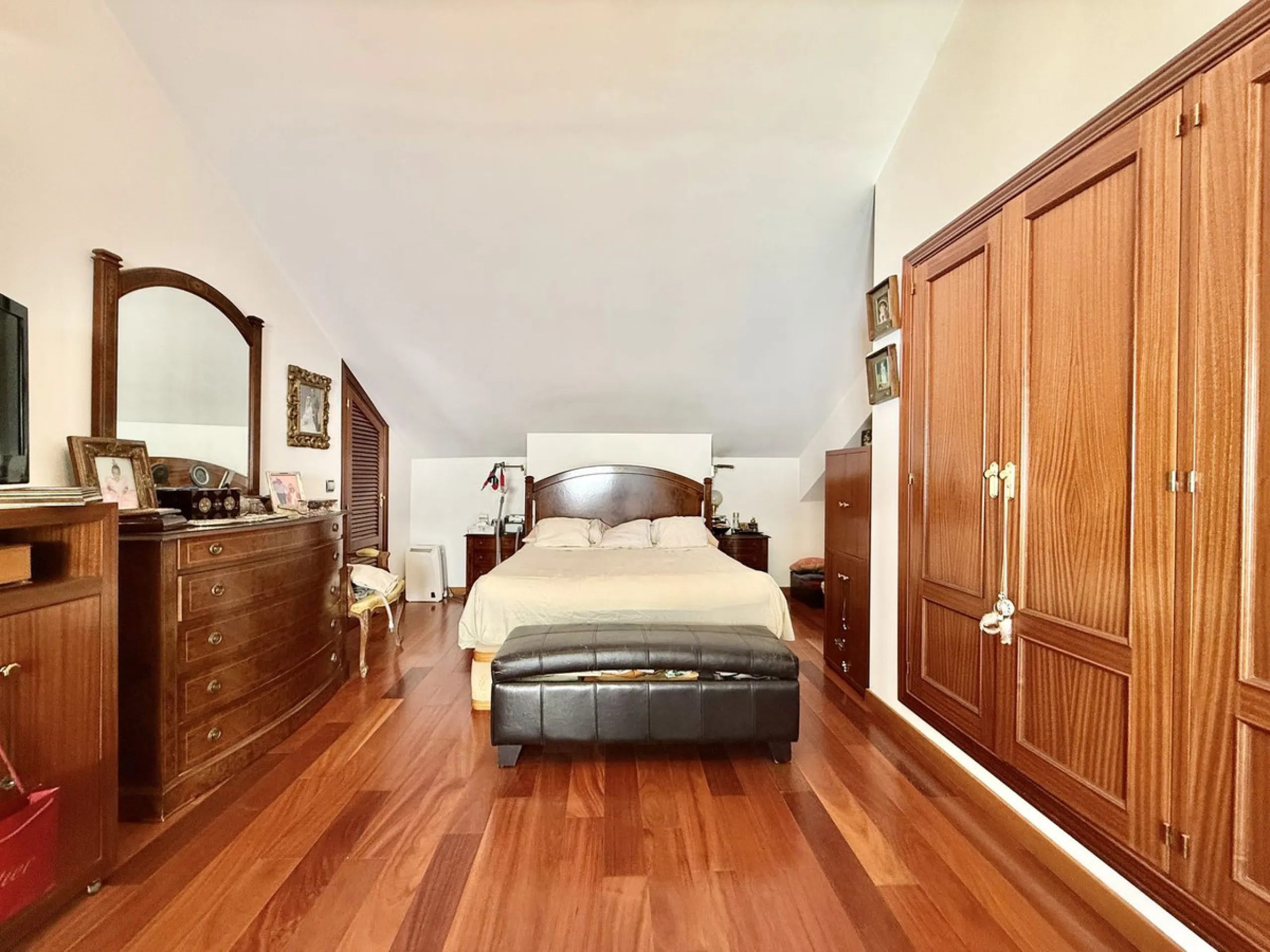 SEMI-DETACHED HOUSE IN CENTRAL ESTEPONA!