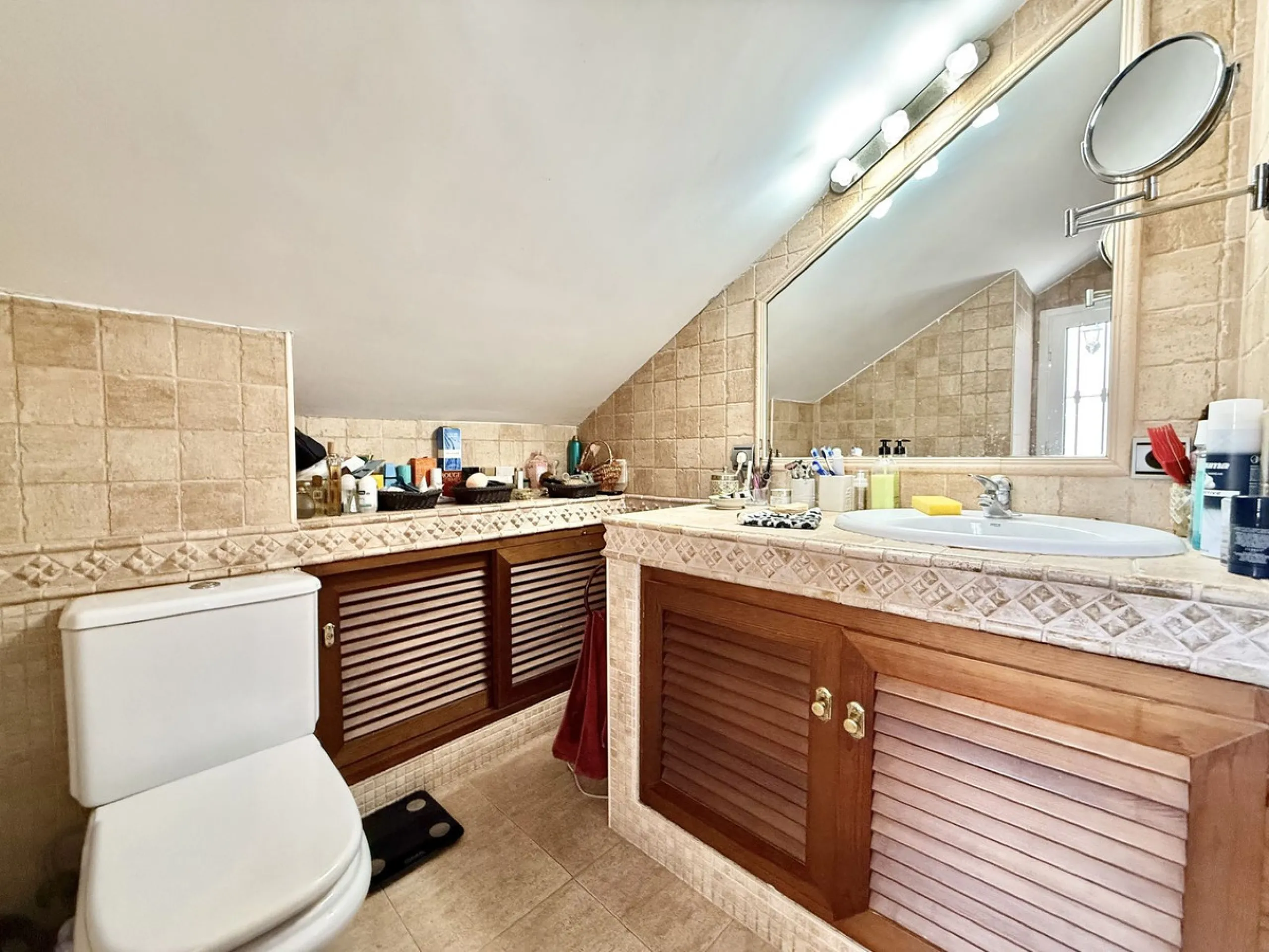 SEMI-DETACHED HOUSE IN CENTRAL ESTEPONA!