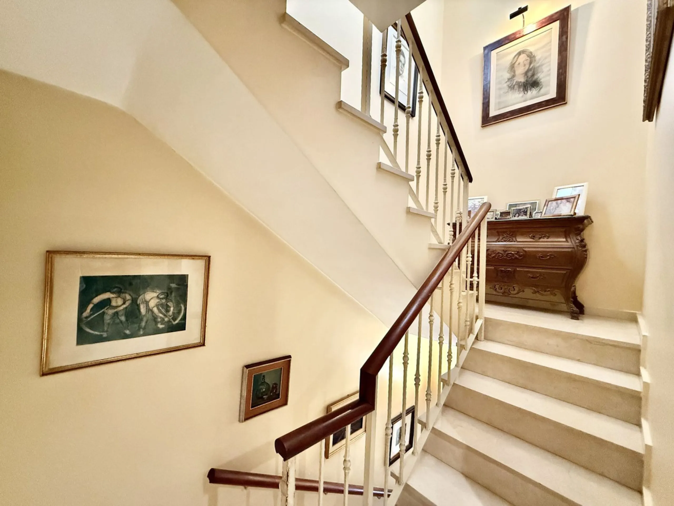 SEMI-DETACHED HOUSE IN CENTRAL ESTEPONA!