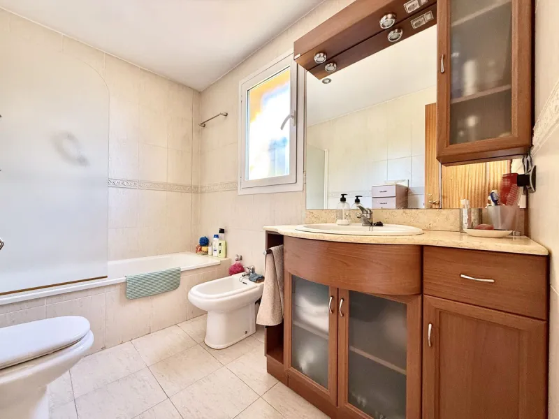 SEMI-DETACHED HOUSE IN CENTRAL ESTEPONA!