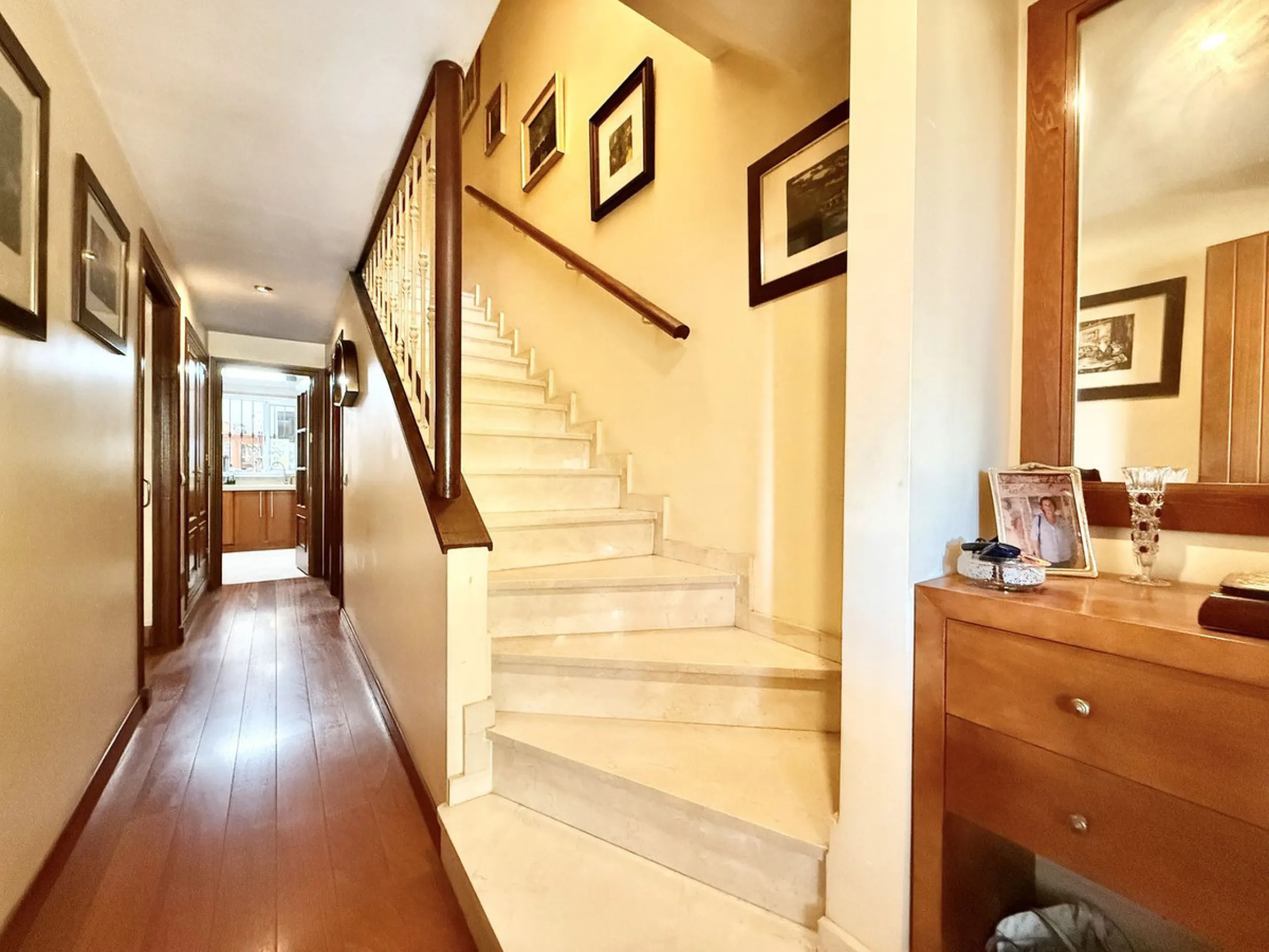 SEMI-DETACHED HOUSE IN CENTRAL ESTEPONA!