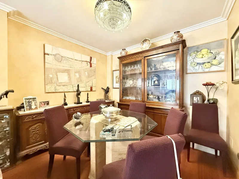 SEMI-DETACHED HOUSE IN CENTRAL ESTEPONA!