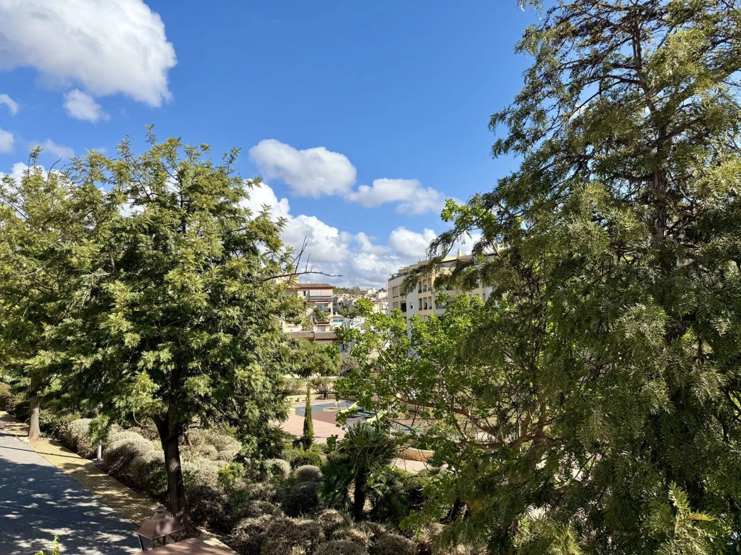 SEMI-DETACHED HOUSE IN CENTRAL ESTEPONA!