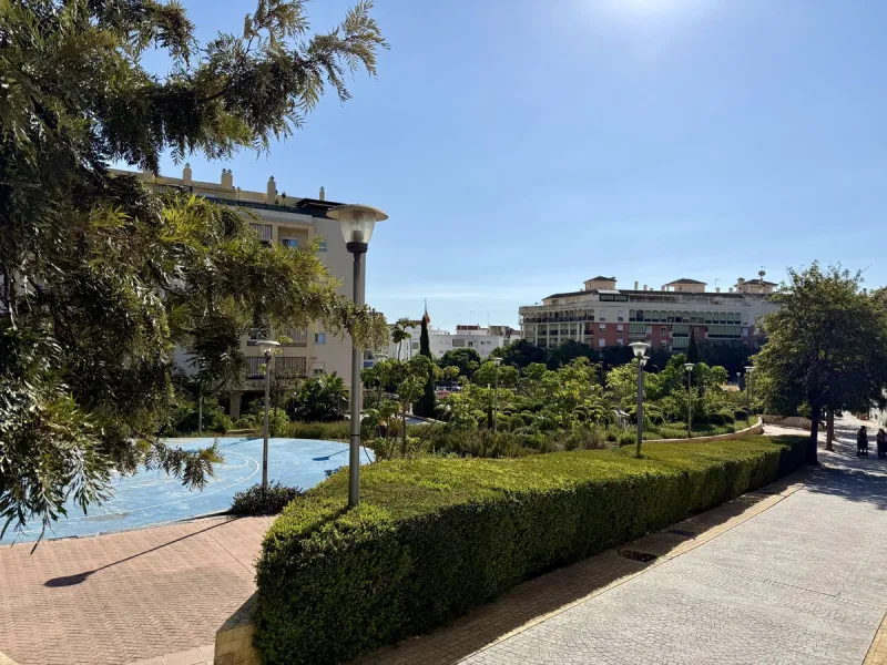 SEMI-DETACHED HOUSE IN CENTRAL ESTEPONA!