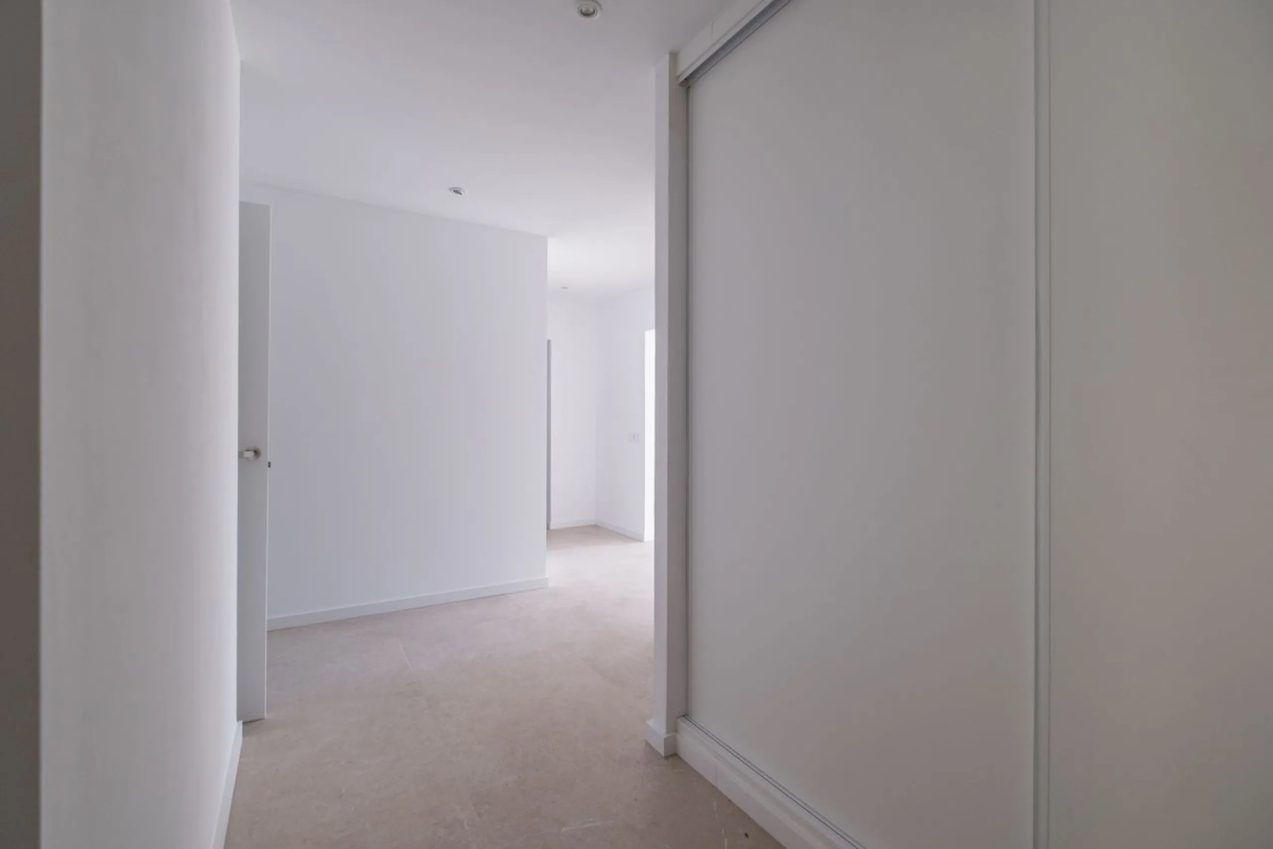 Located in the hills of Benahavis, this 143 sqm. residence is more than just an apartment; it is a curated experience of light and volume. As one of the largest units in this complex, the home has been meticulously reimagined to meet the exacting standard
